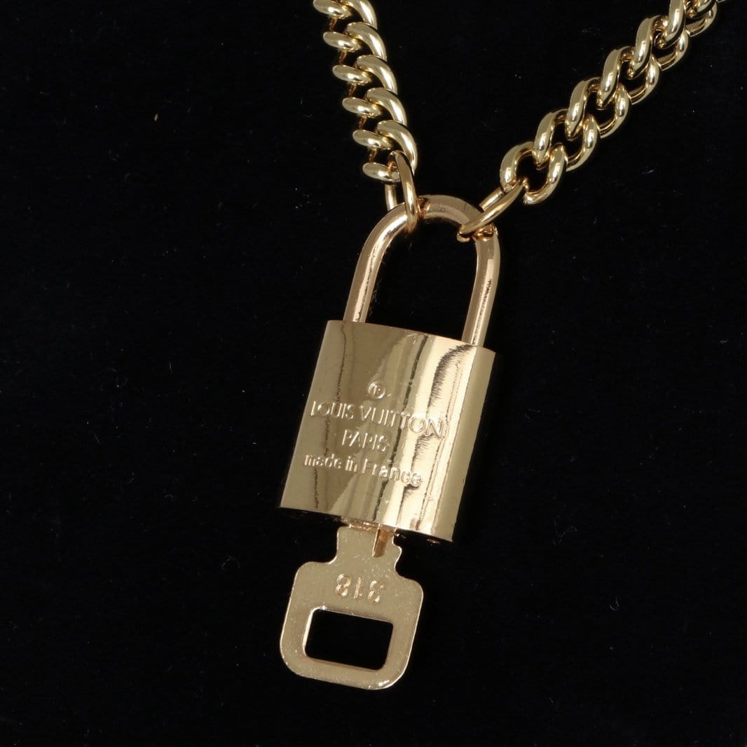 Sterling Silver Lock Pendant Necklace | LOUIS VUITTON ®